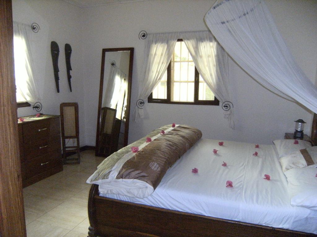 Mandinka Lodge Kololi Bilik gambar