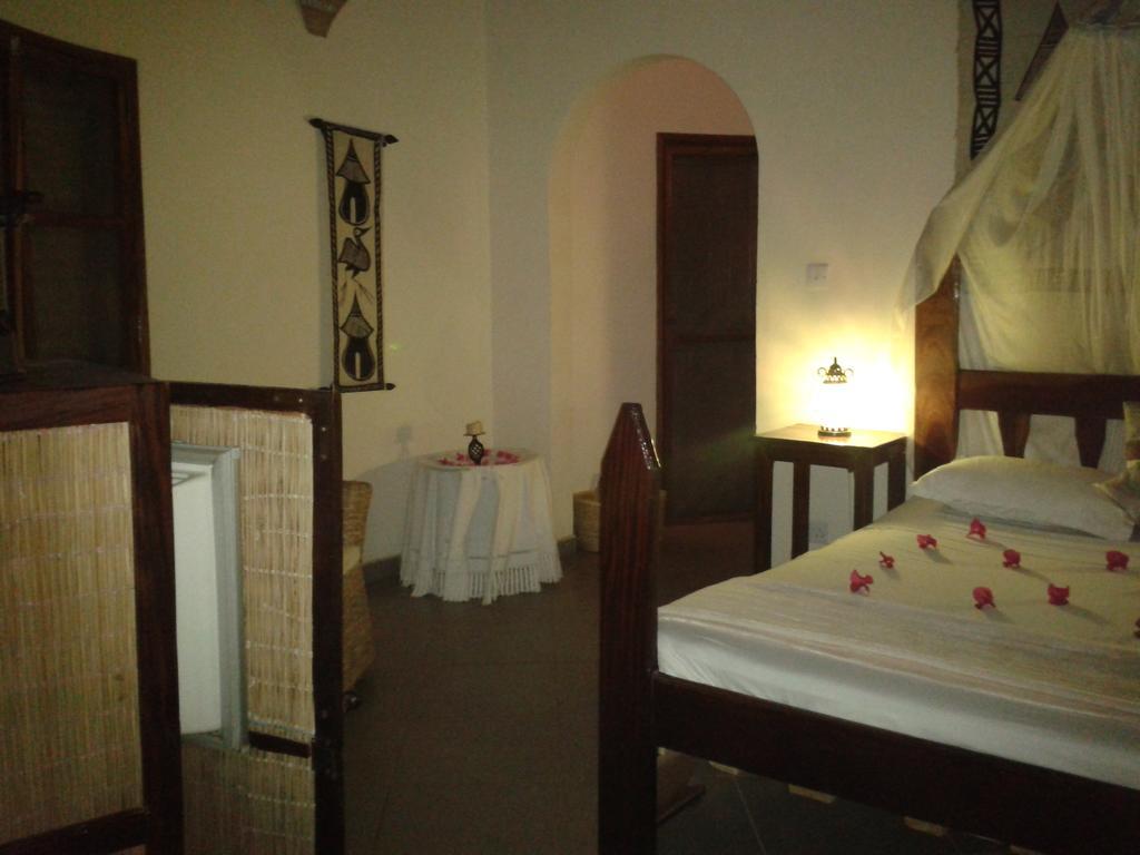 Mandinka Lodge Kololi Bilik gambar
